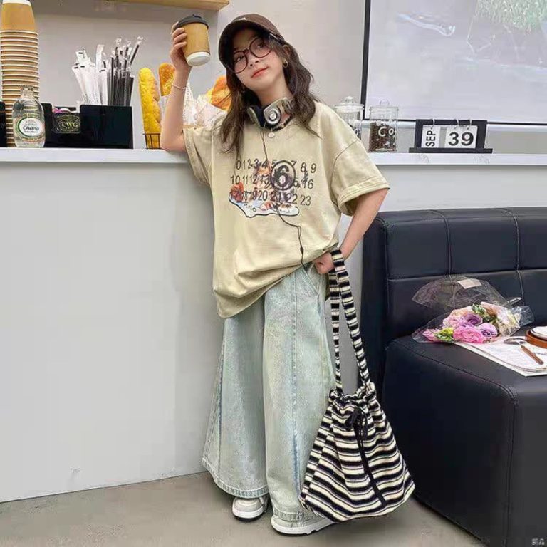 4e8f3e6f-5a05-4b8e-ad89-20262c3d2235-1000x1000